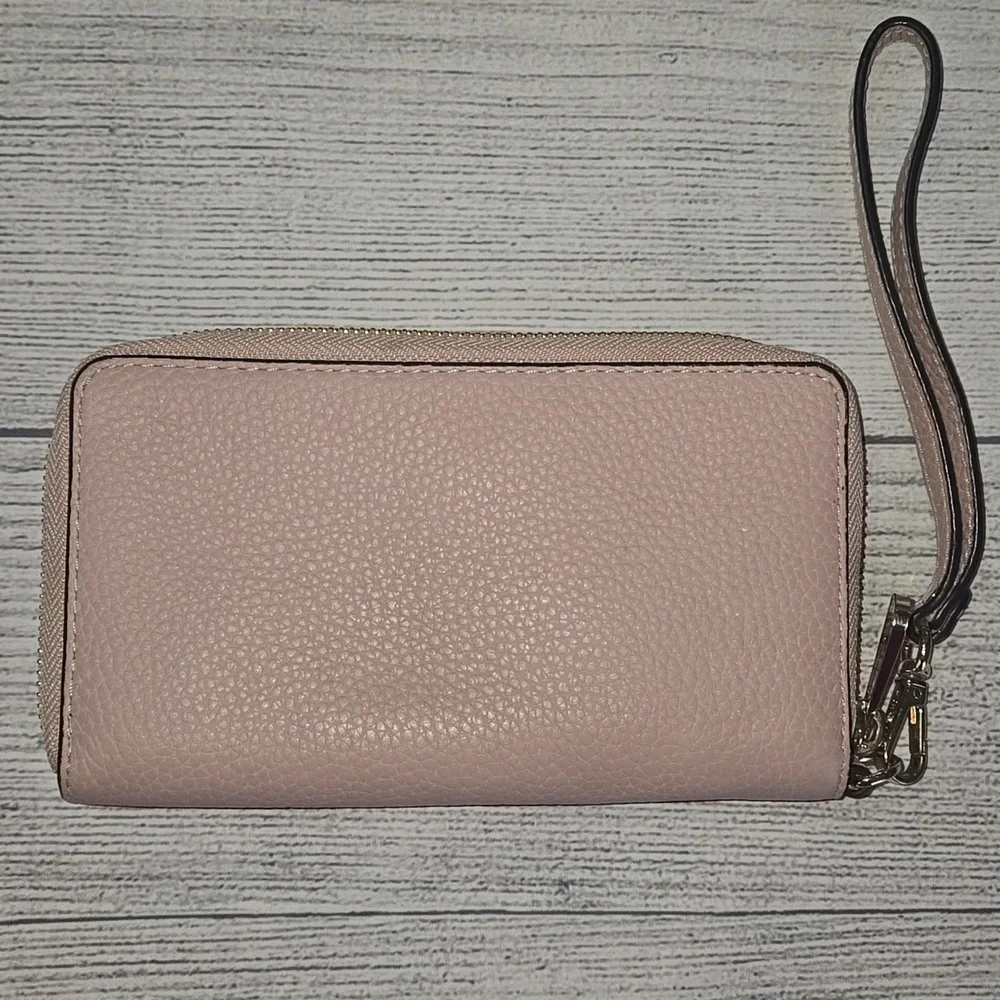 Michael Kors Pebbled Leather Smartphone Wristlet Light Pink/Gold